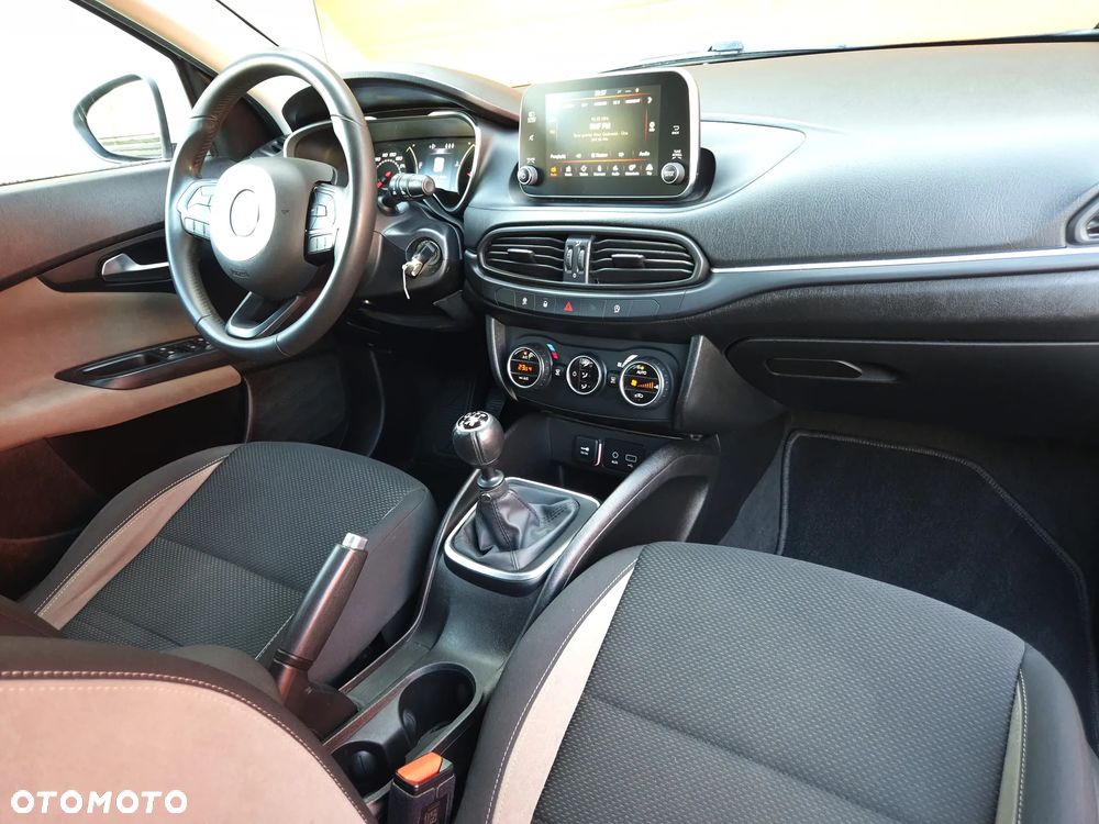 Fiat Tipo 1.4 T-Jet 16v Lounge - 31
