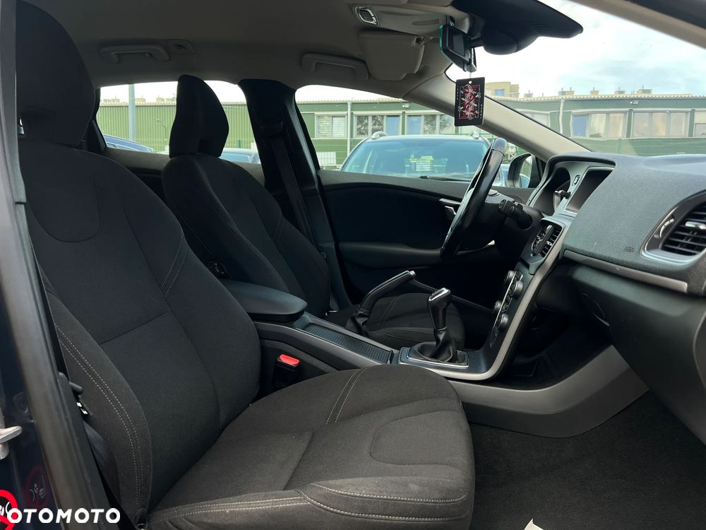 Volvo V40 - 23