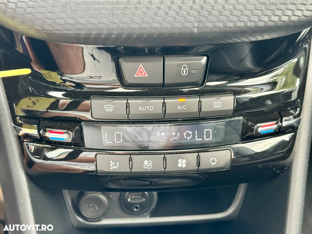 Peugeot 2008 - 19