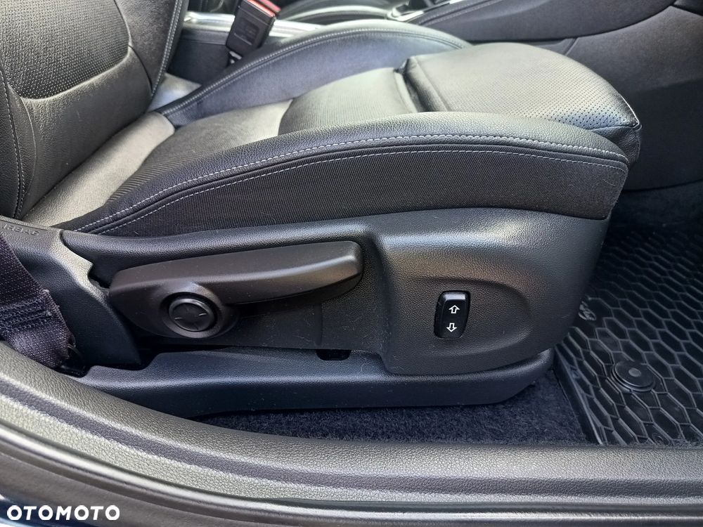 Opel Astra 1.4 T Elite S&S - 29