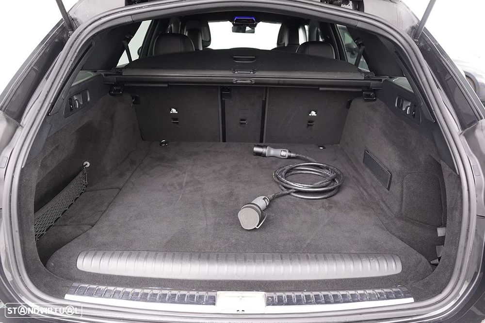 Mercedes-Benz E 300 de AMG Line - 24