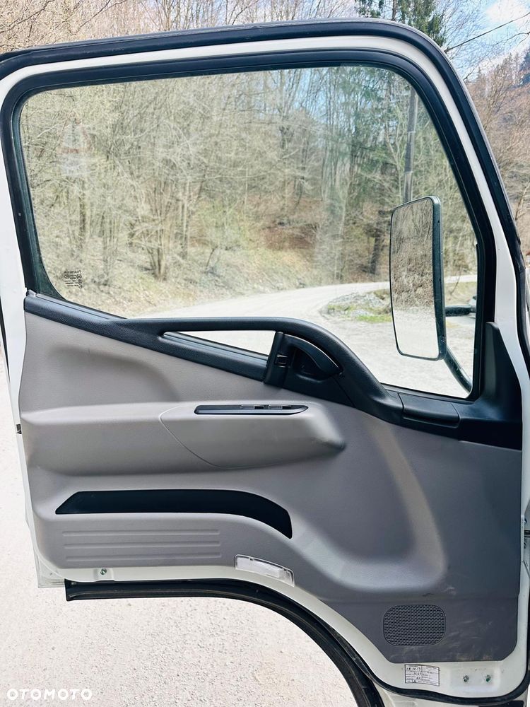 Mitsubishi Fuso - 17