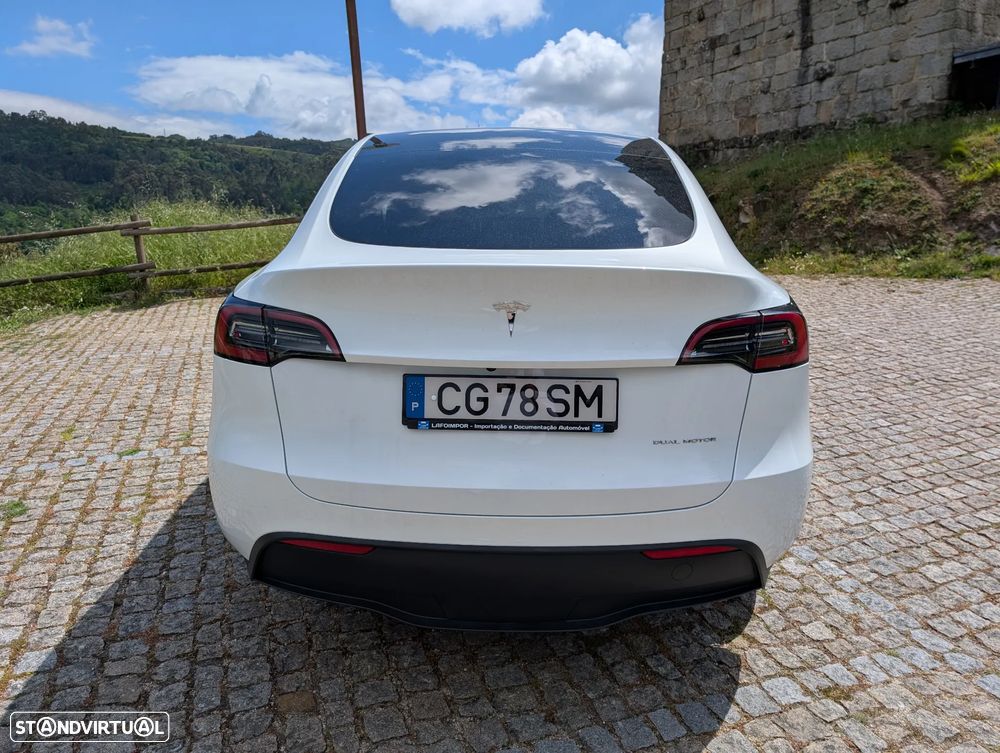 Tesla Model Y Long Range Dual Motor AWD - 6