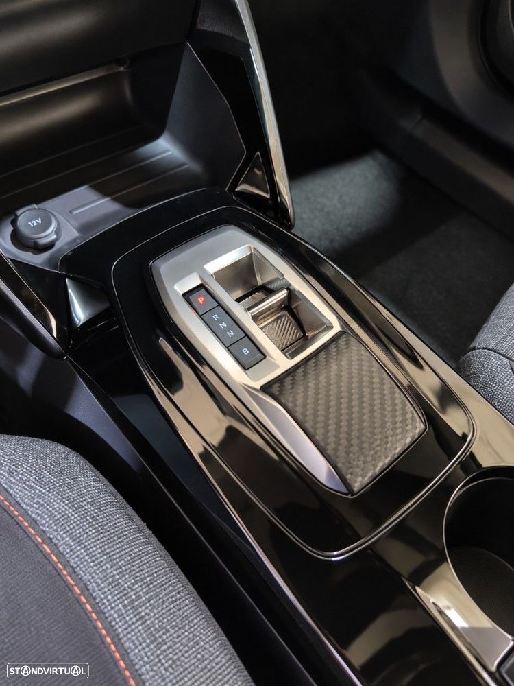 Peugeot e-2008 54 kWh Style - 12