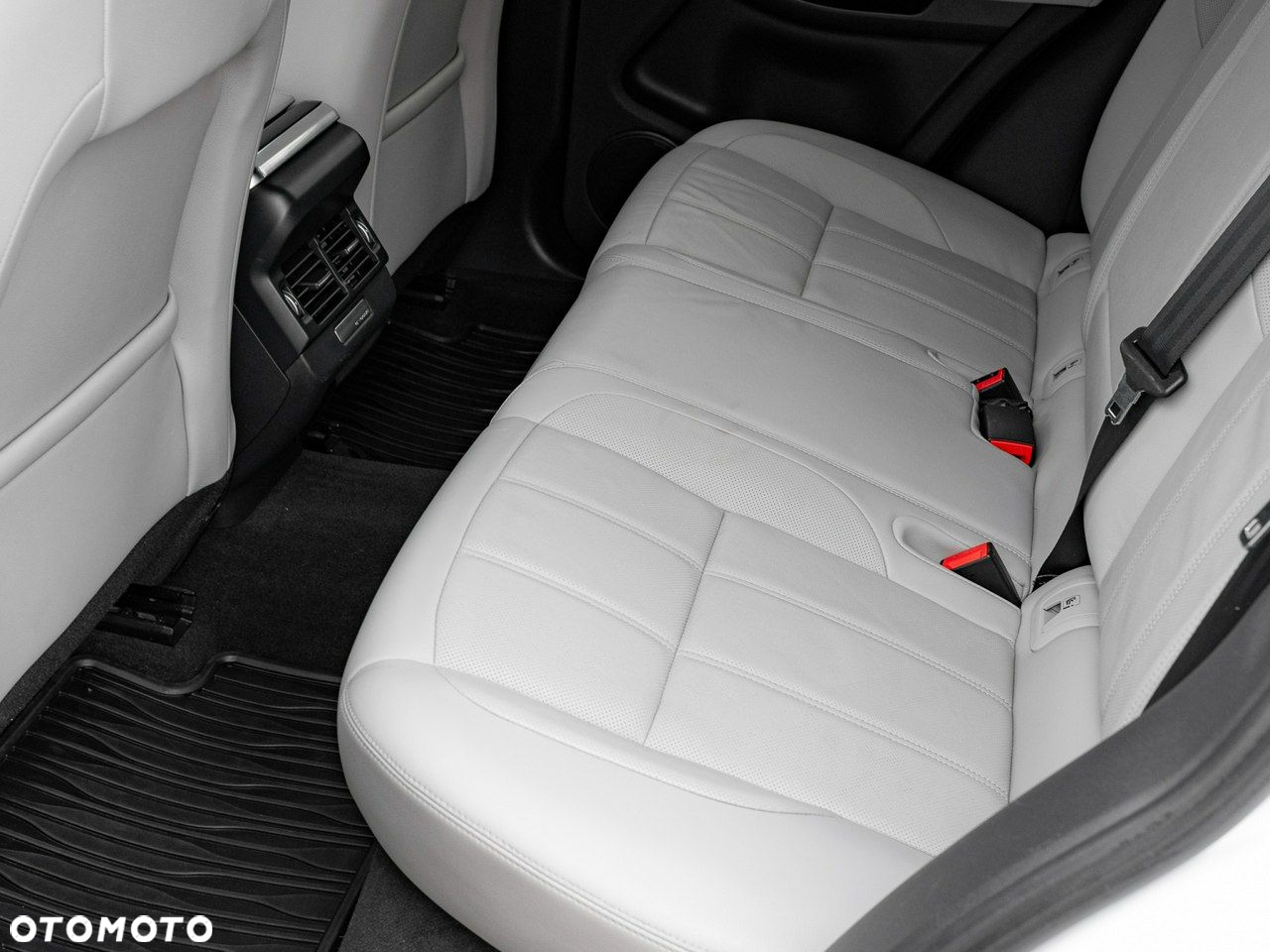 Land Rover Range Rover Evoque - 25