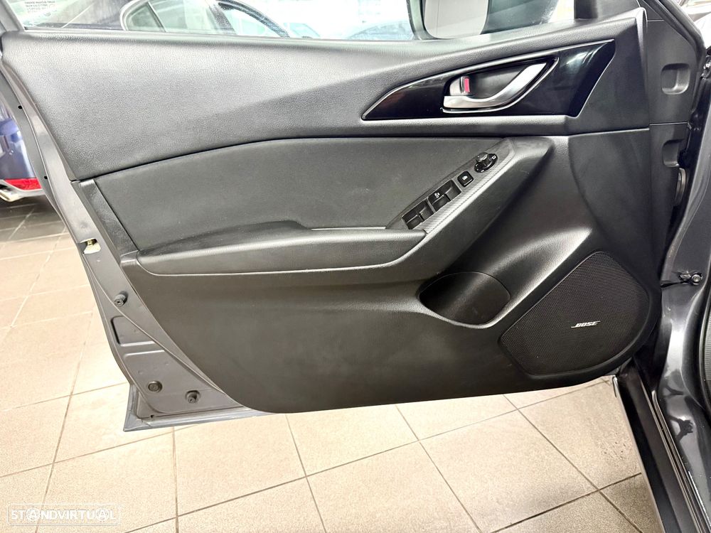 Mazda 3 Hatchback - 15