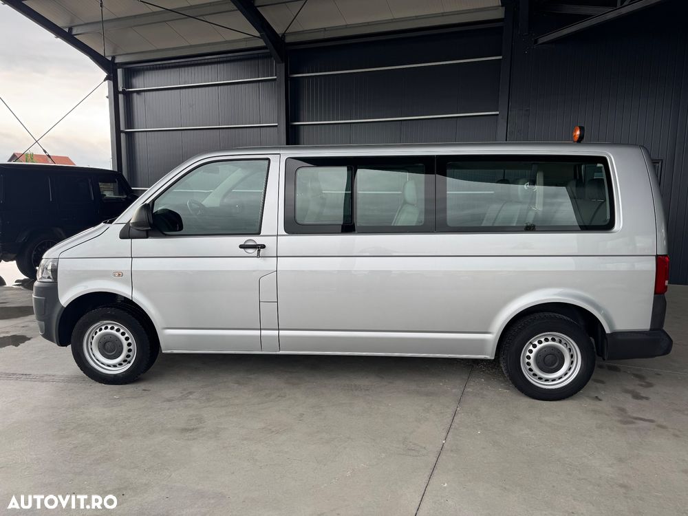 Volkswagen Caravelle - 11