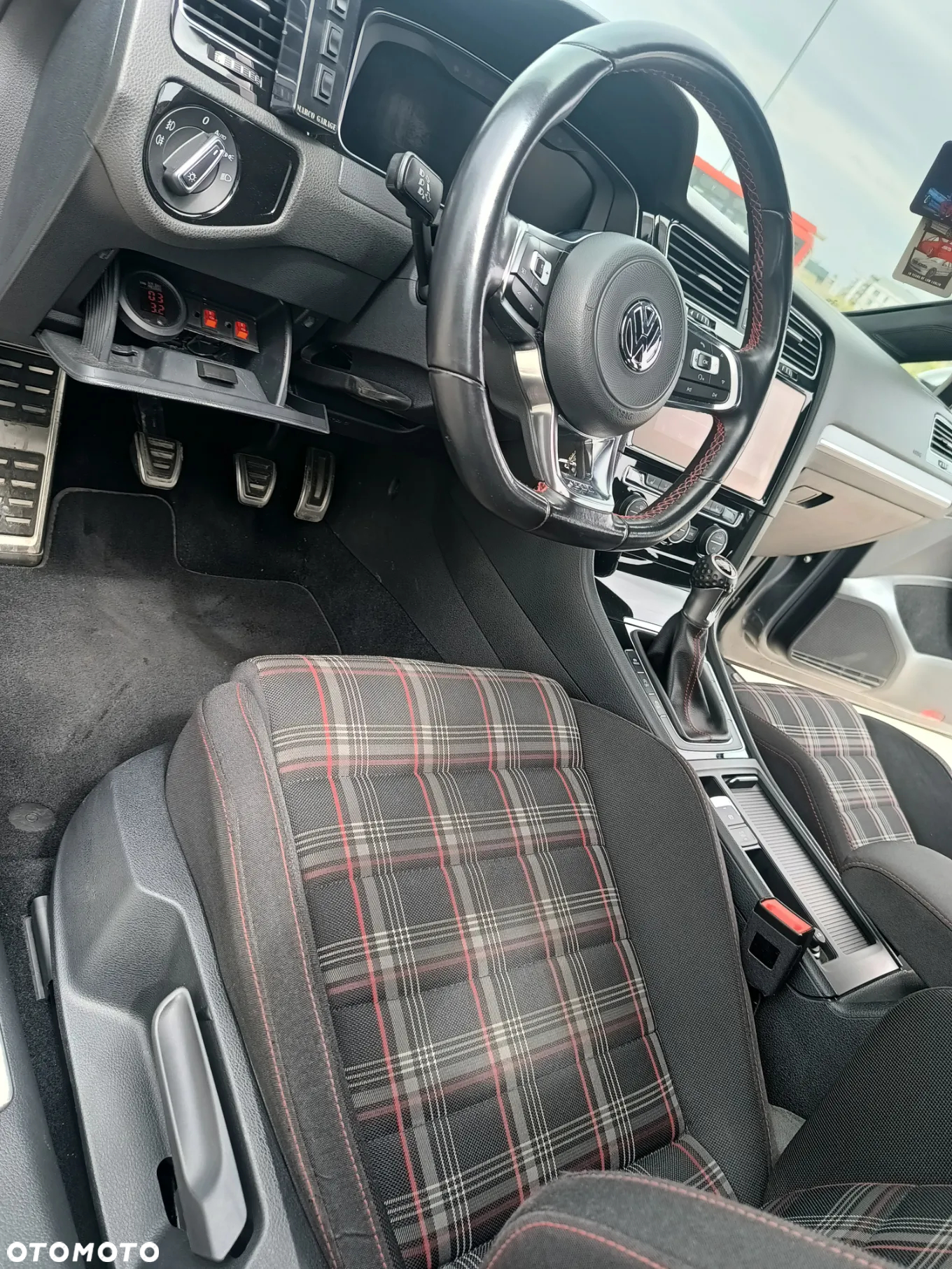 Volkswagen Golf GTI (BlueMotion Technology) - 22