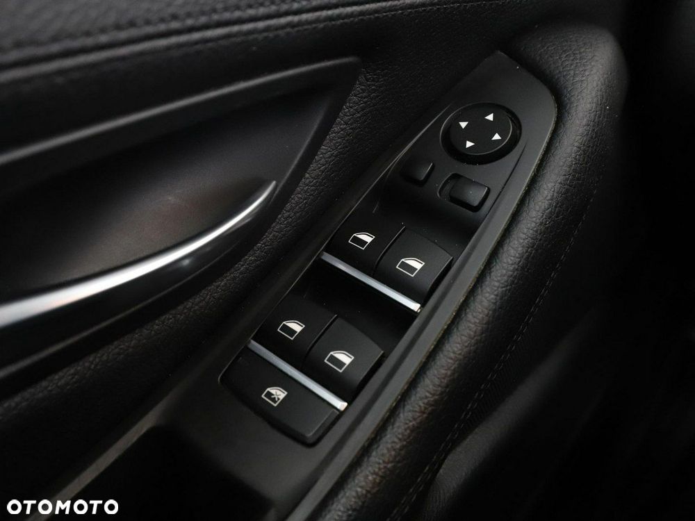 BMW Seria 5 520d xDrive - 40