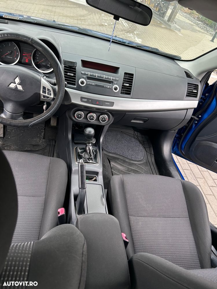 Mitsubishi Lancer - 23