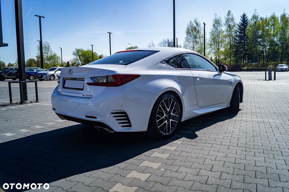 Lexus RC 200t / 300 F Sport - 12