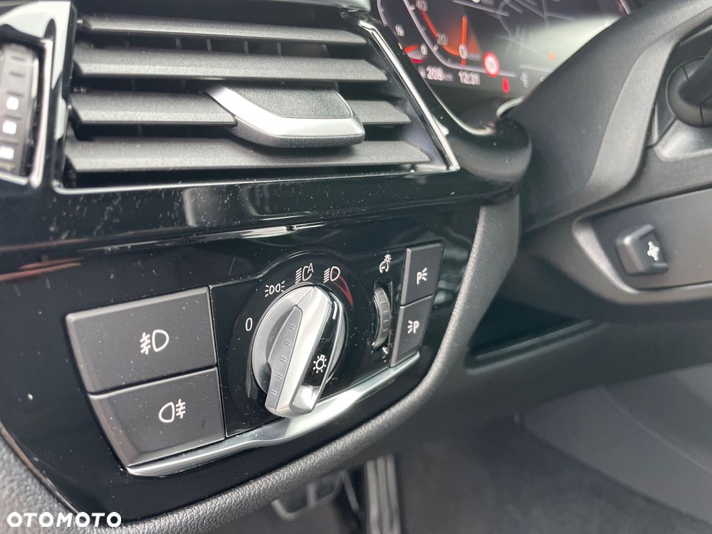 BMW Seria 5 520d xDrive M Sport sport - 30