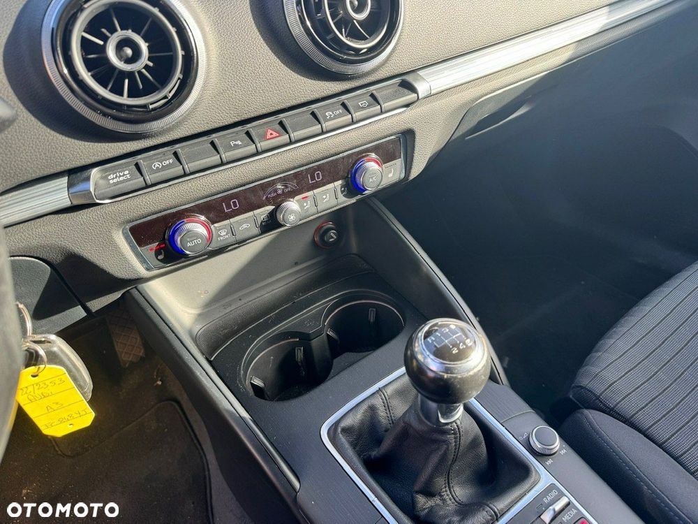 Audi A3 3-drzwiowe 1.4 TFSI Ambition - 14