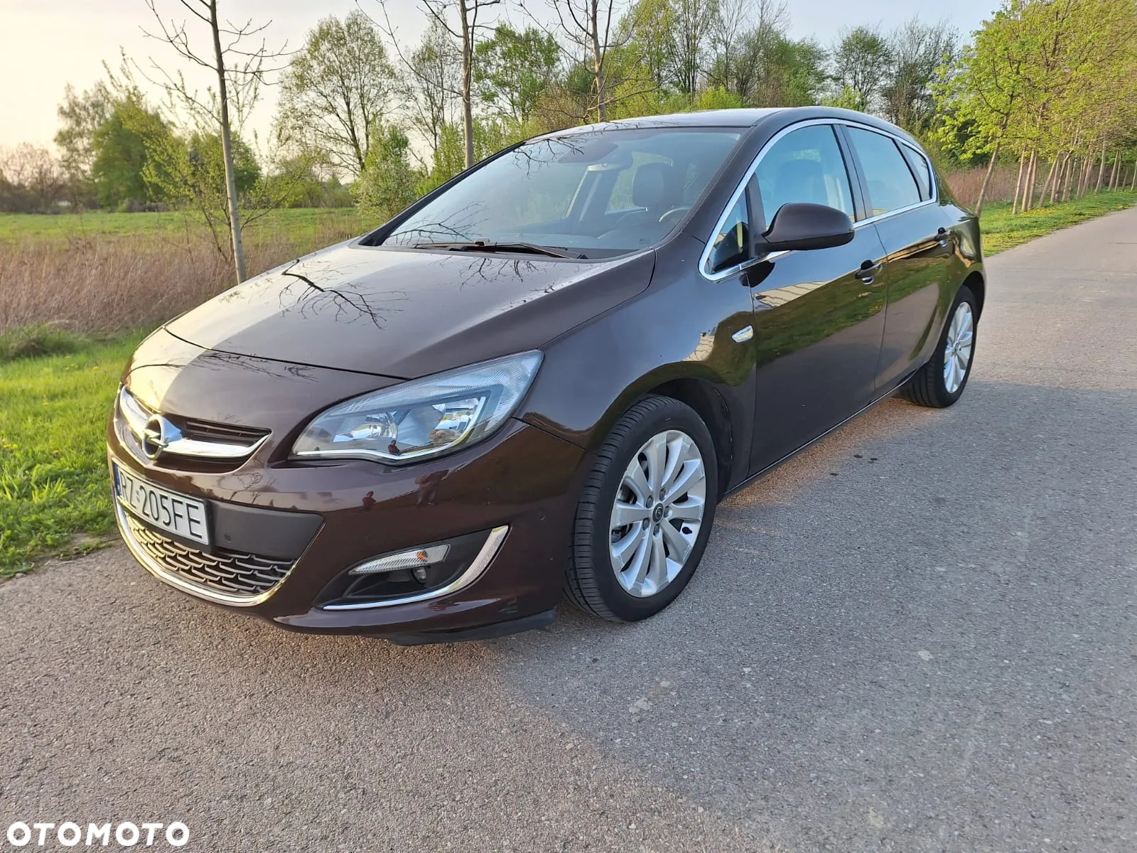 Opel Astra IV 1.4 T Cosmo EU6 - 2