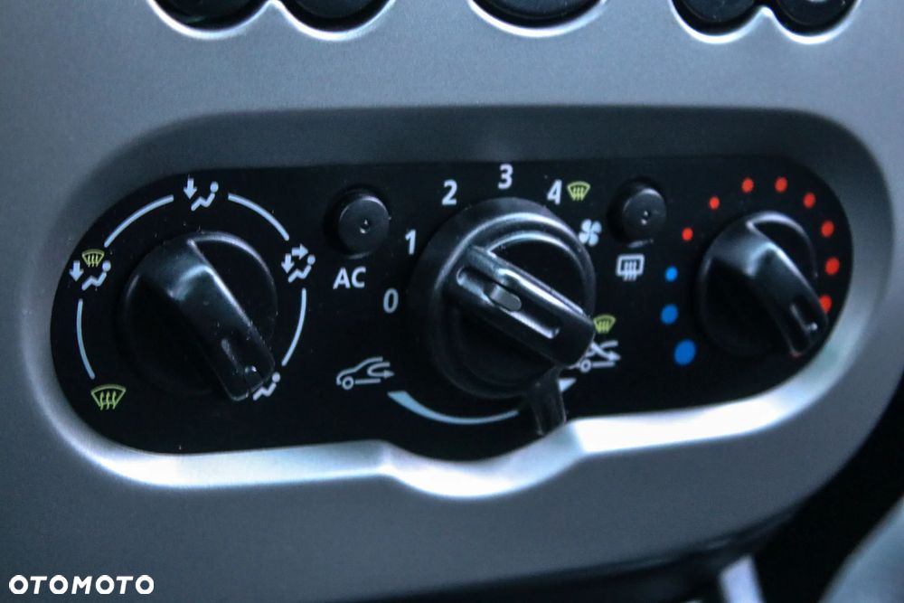 Dacia Duster 1.6 16V 105 4x2 Prestige - 23