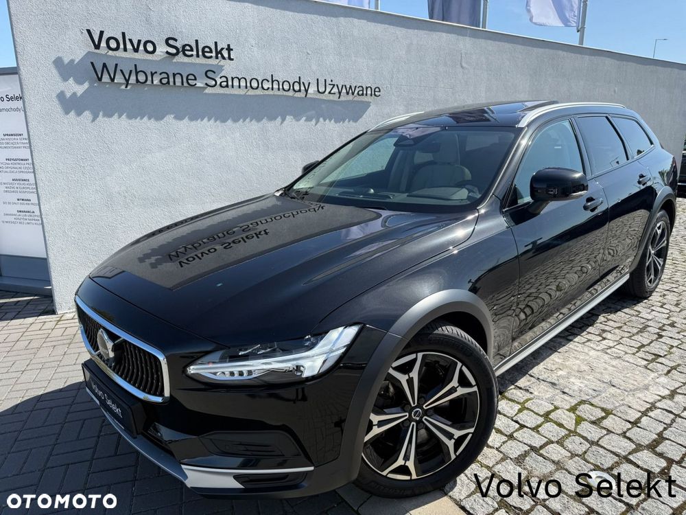 Volvo V90 Cross Country - 32