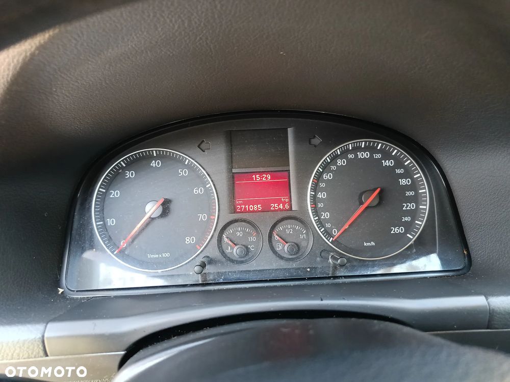 Volkswagen Touran - 9