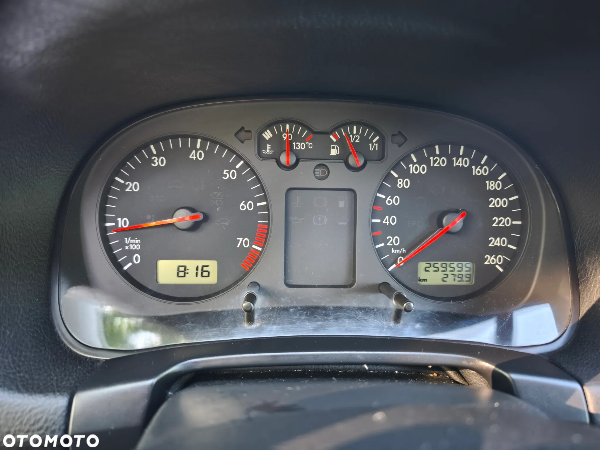 Volkswagen Golf 1.6 - 9