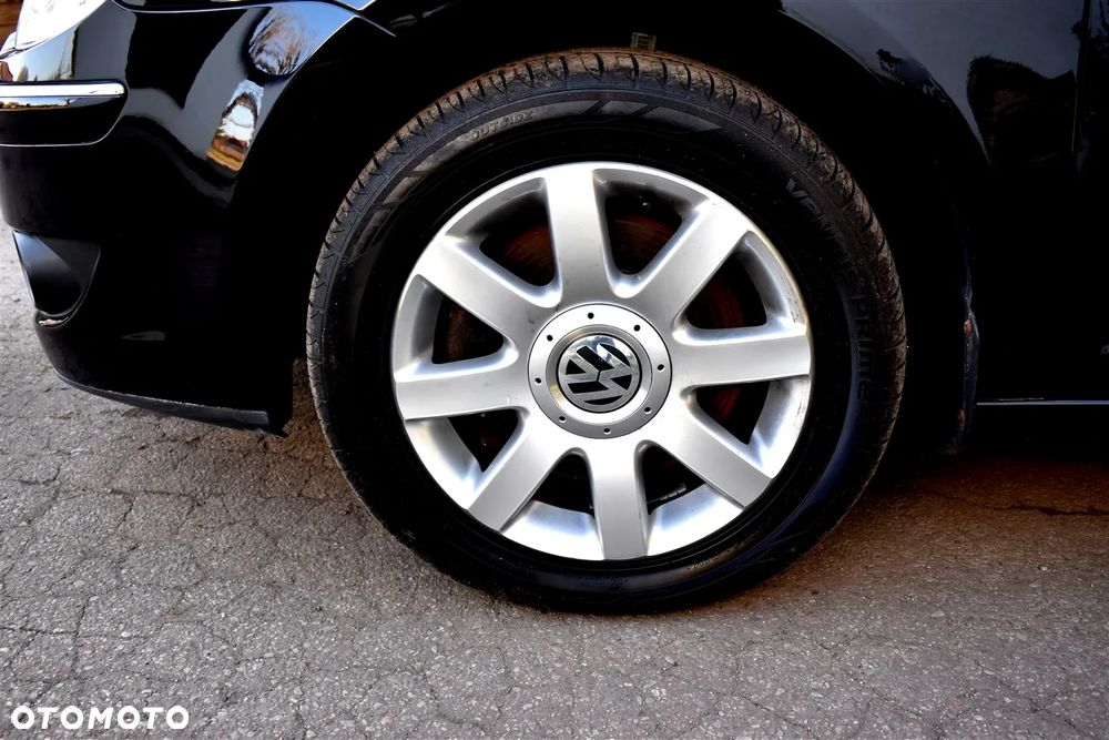 Volkswagen Touran 2.0 TDI DPF Highline - 23