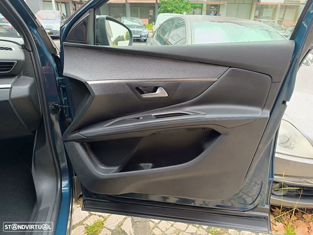 Peugeot 5008 PureTech 130 EAT8 Stop & Start Allure - 30