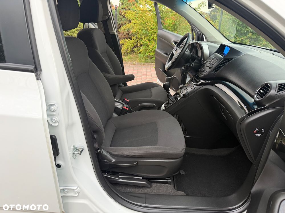 Chevrolet Orlando - 36
