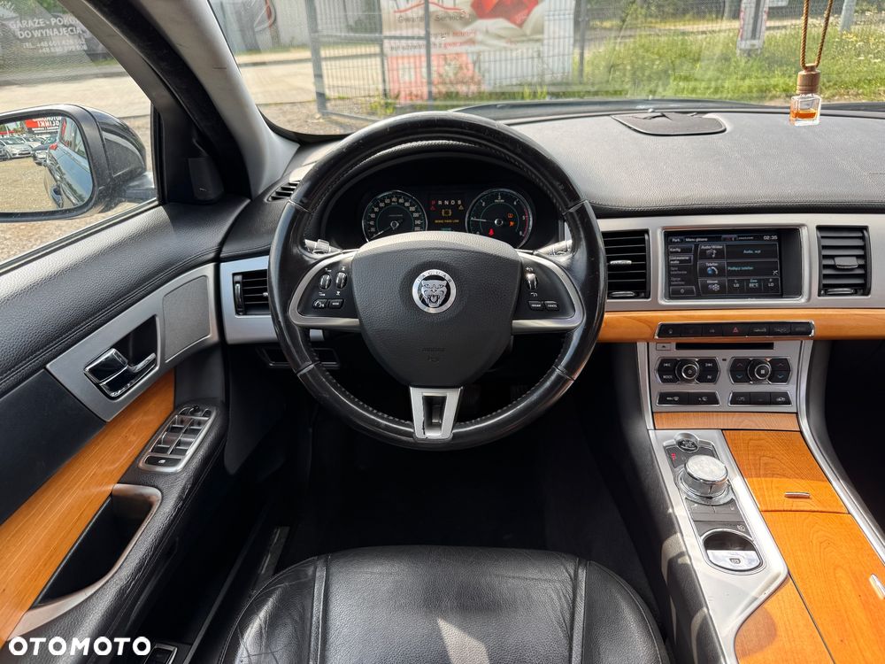 Jaguar XF 2.2 D Premium Luxury - 20