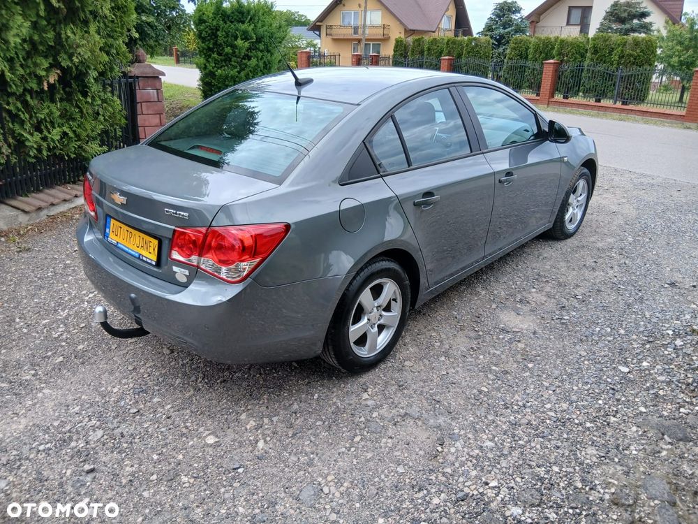Chevrolet Cruze 1.8 LT+ - 11