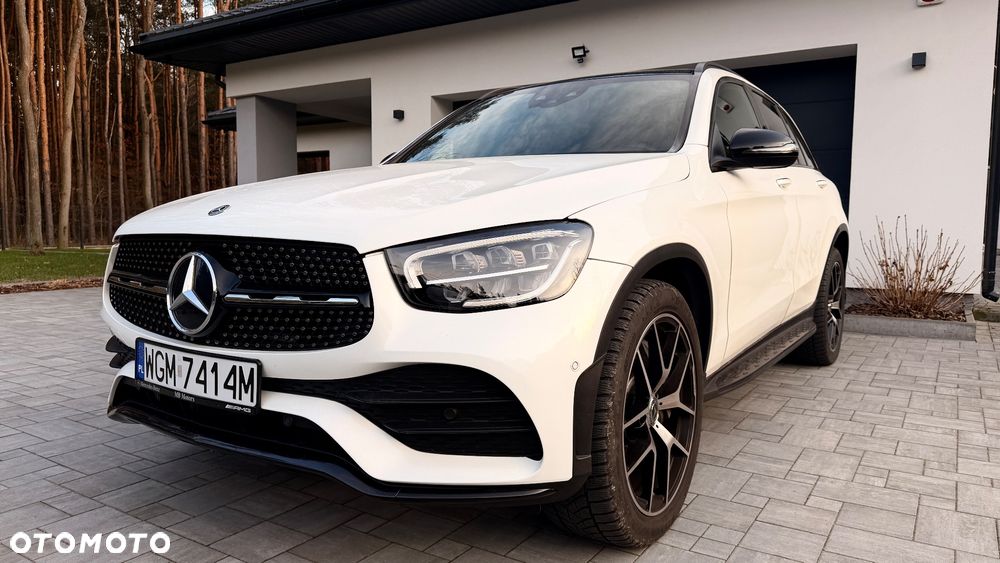 Mercedes-Benz GLC 300 4Matic 9G-TRONIC AMG Line Plus - 1