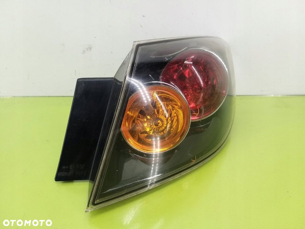 Lampa prawa tylna tył Mazda 3 I HATCHBACK 2003-2006 PRZED LIFT - 1
