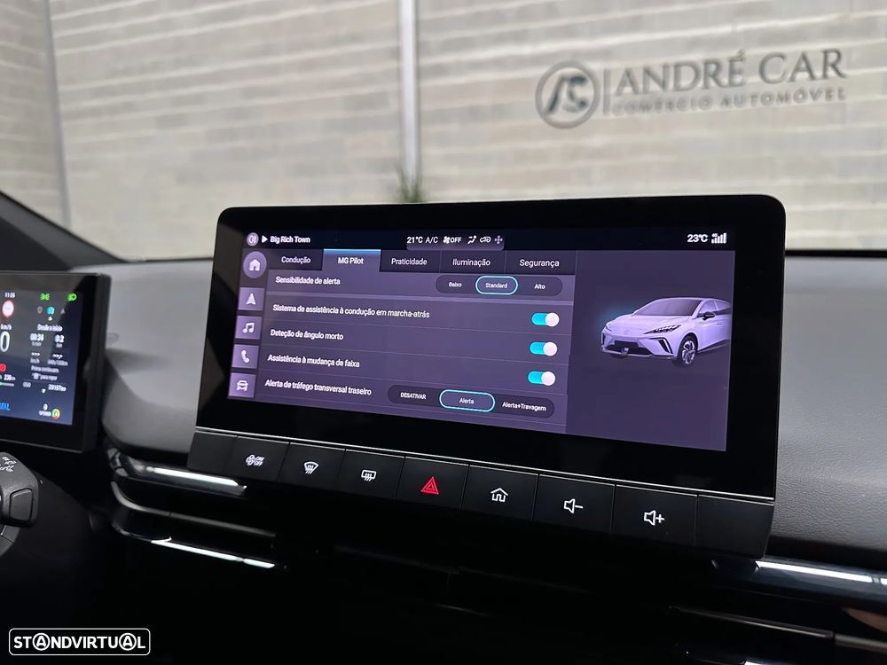 MG MG4 77 kWh Extended Range Luxury - 29
