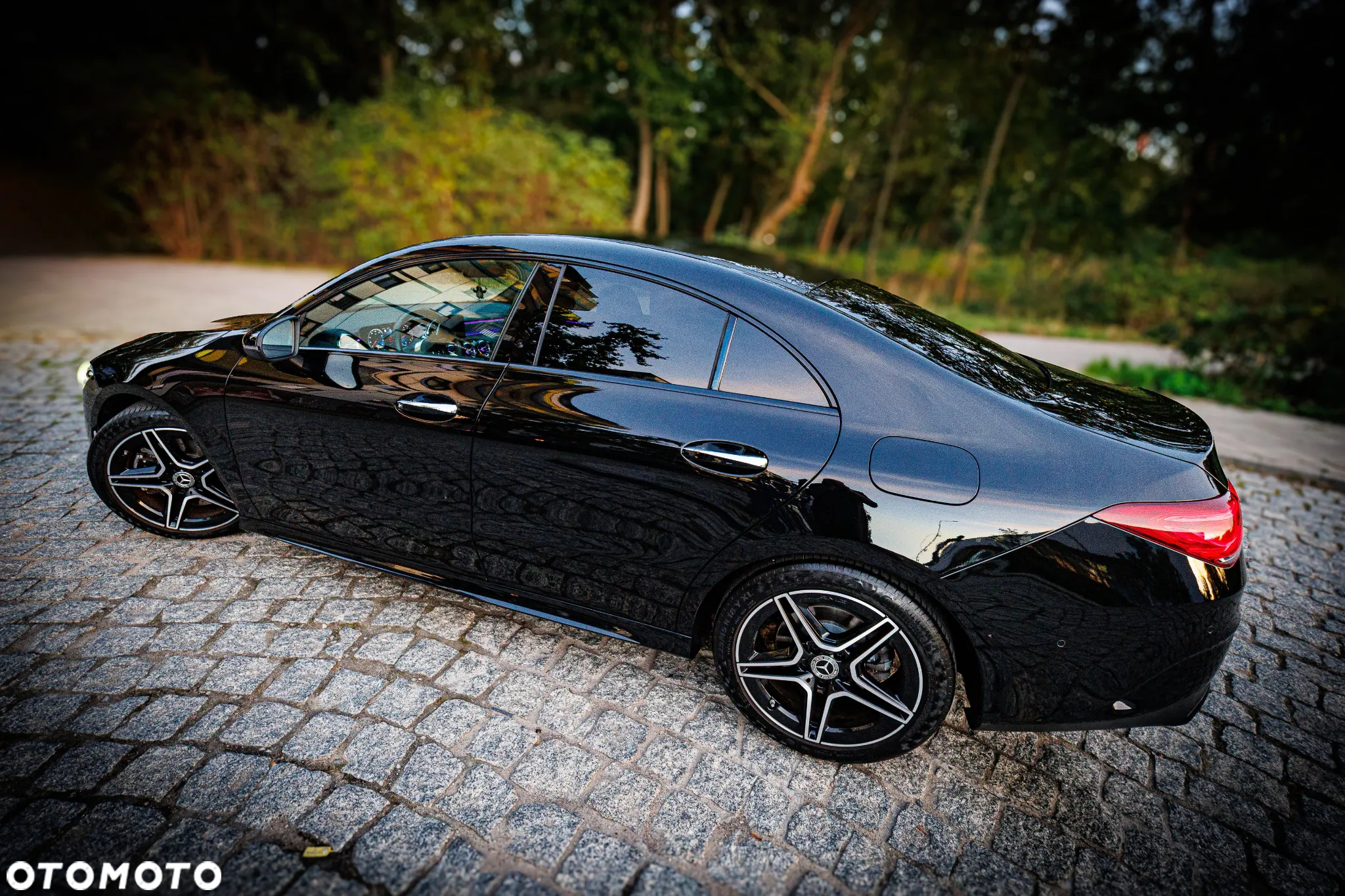 Mercedes-Benz CLA 220 4-Matic 7G-DCT - 11