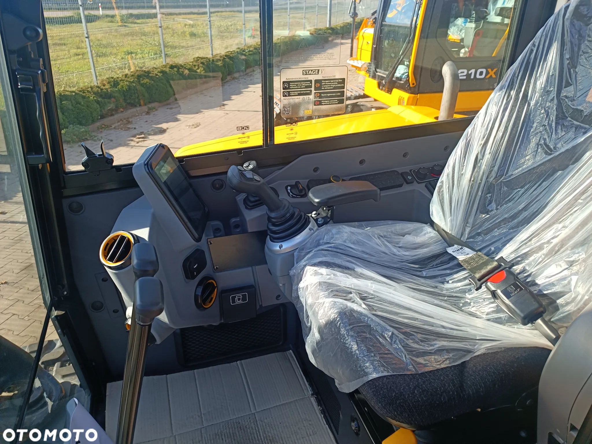 JCB 60C-2 - 8