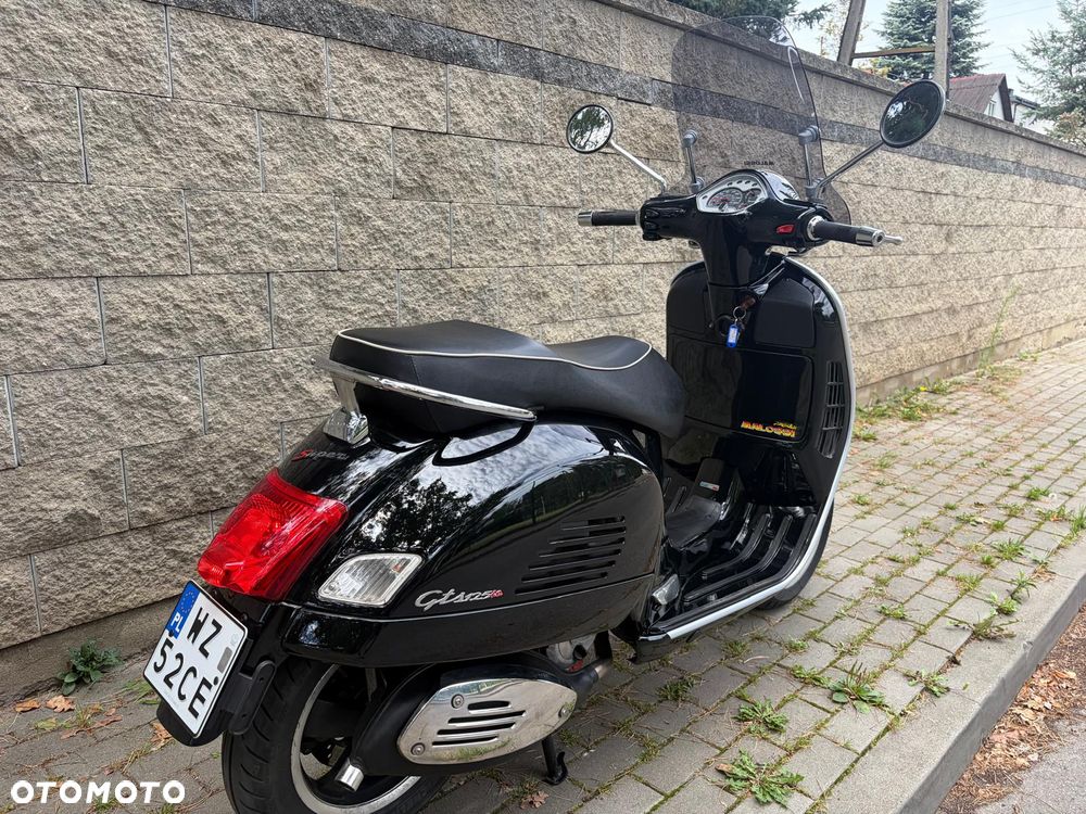 Vespa GTS - 16