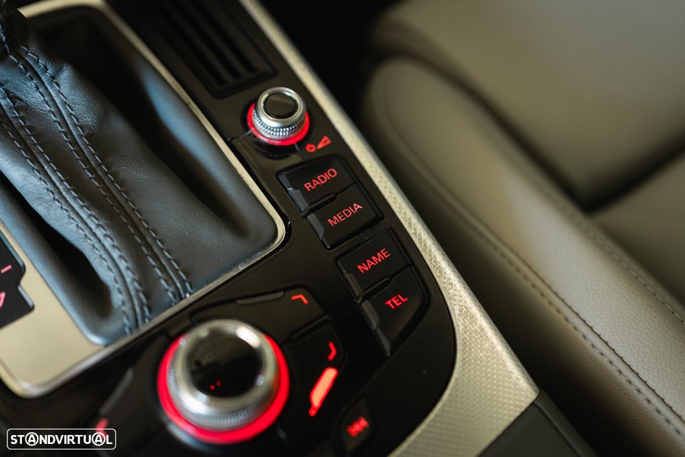 Audi A4 2.0 TDI multitronic Business Line Sport - 35