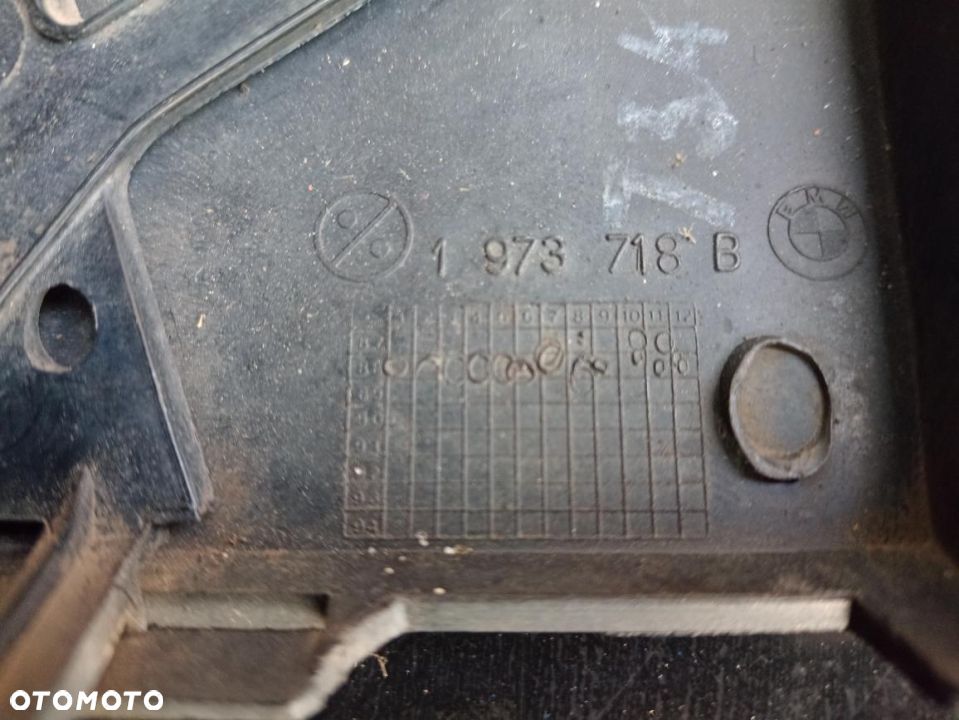 BMW 5 E34 zaślepka przedniego zderzaka 1973718B oem - 4