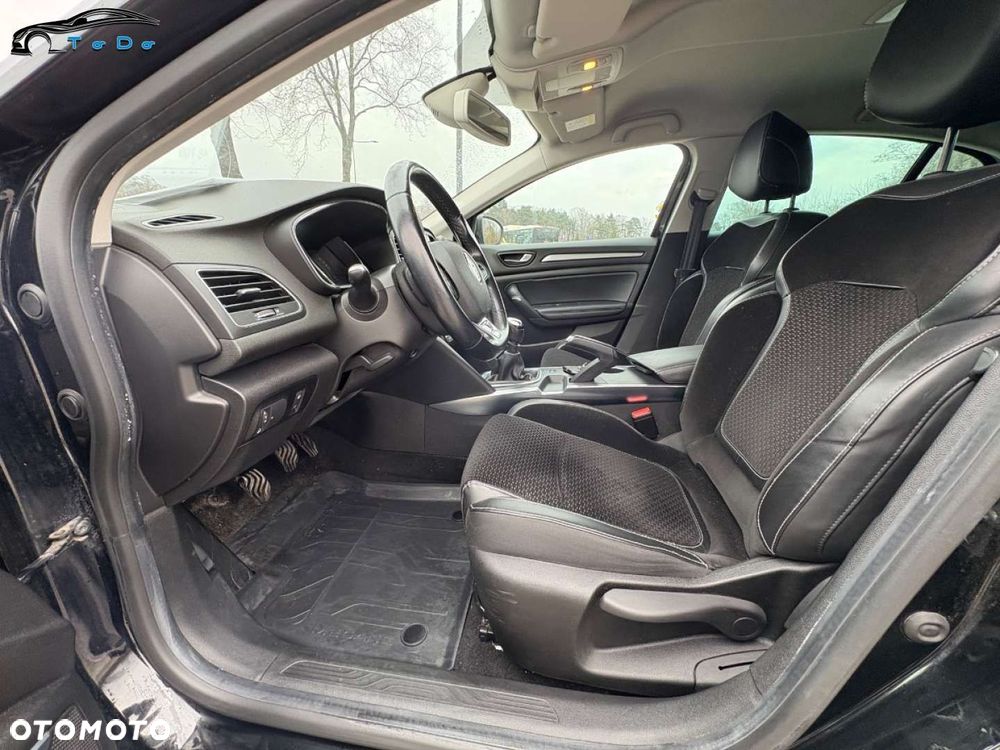 Renault Megane ENERGY TCe 130 Start & Stop Paris Business - 21