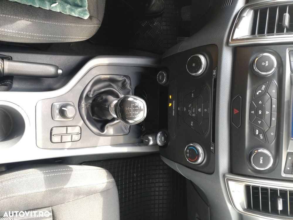 Ford Ranger XLT - 12