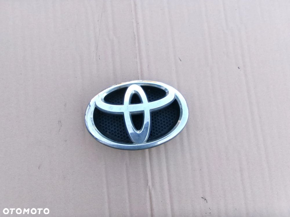 ZNACZEK EMBLEMAT TOYOTA YARIS III  11-20 - 1