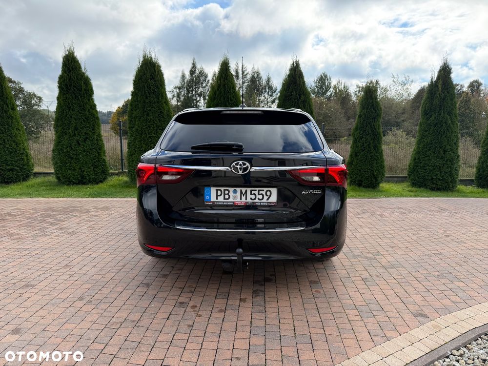 Toyota Avensis - 17