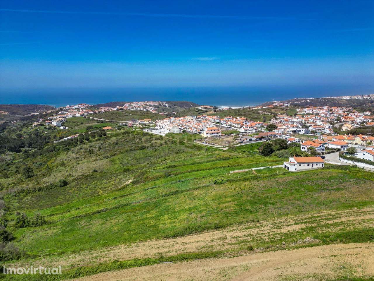 Moradia com Terreno Amplo e Vista Mar na Carvoeira - Grande imagem: 2/60