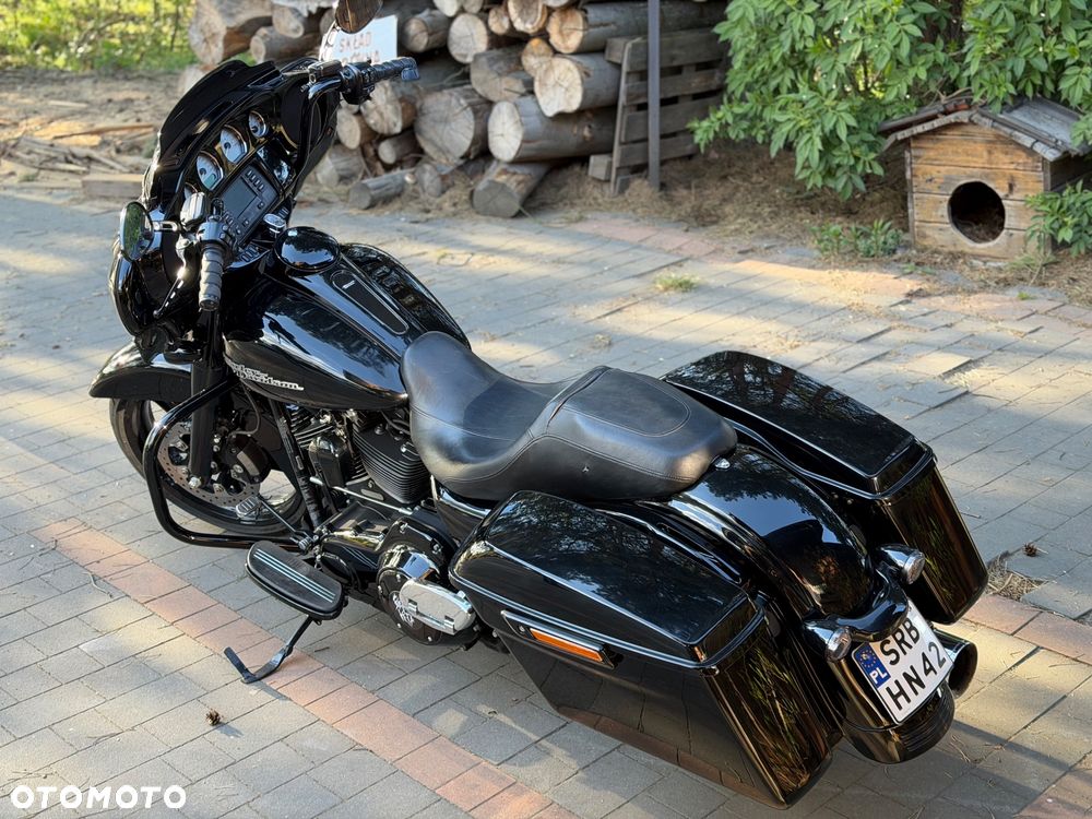 Harley-Davidson Touring Street Glide - 23