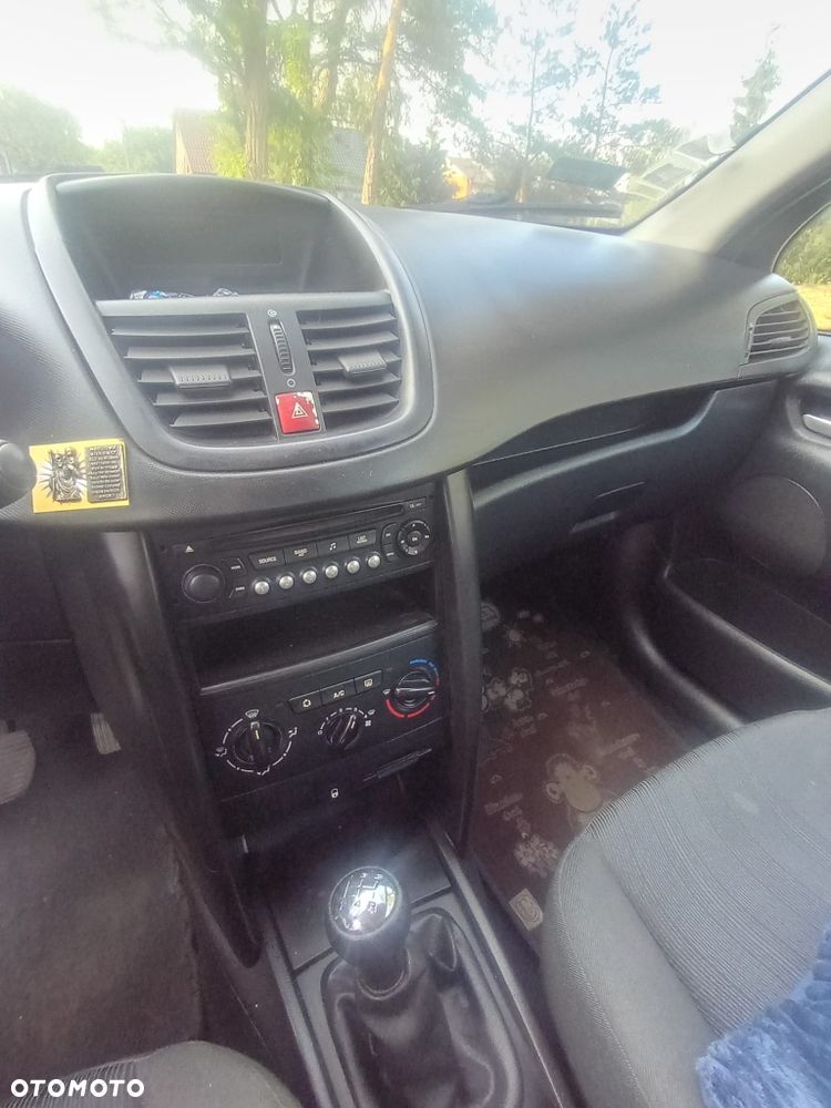 Peugeot 207 - 6