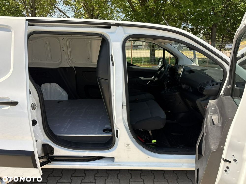 Toyota Proace City - 16