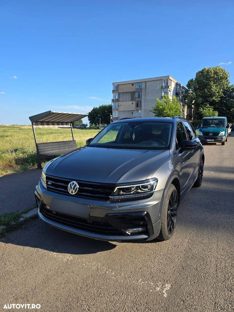 Volkswagen Tiguan - 1