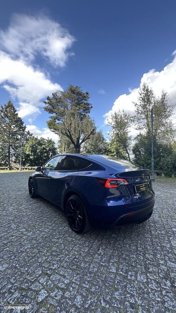 Tesla Model Y - 7