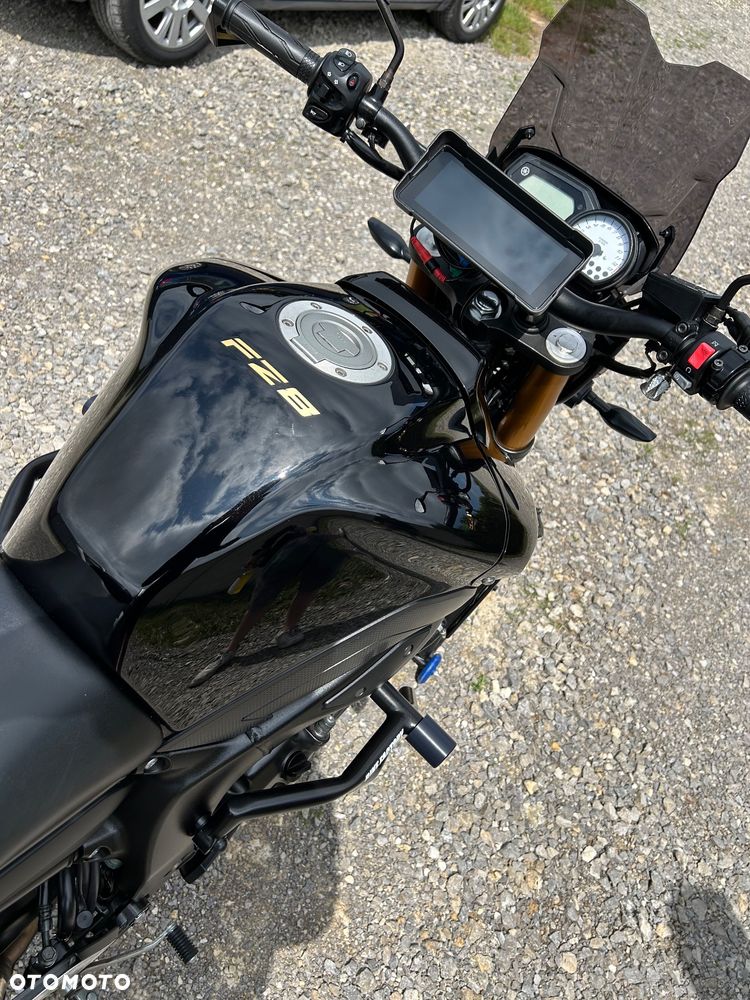 Yamaha FZ8 - 13
