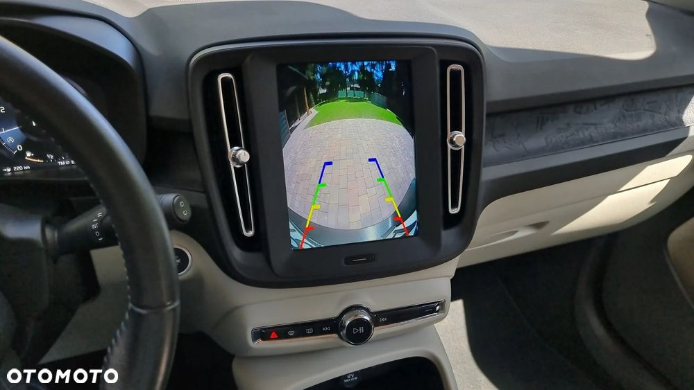 Volvo XC 40 T3 Momentum - 27