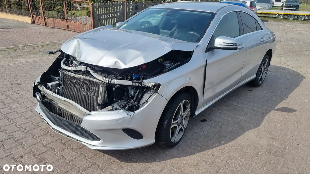 Mercedes-Benz CLA 200 d 7G-DCT UrbanStyle Edition - 19