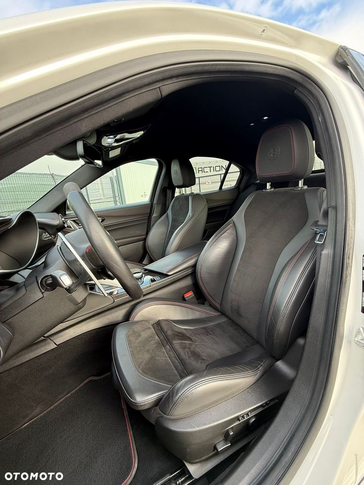 Alfa Romeo Giulia 2.9 Bi Turbo V6 Quadrifoglio Nring - 37