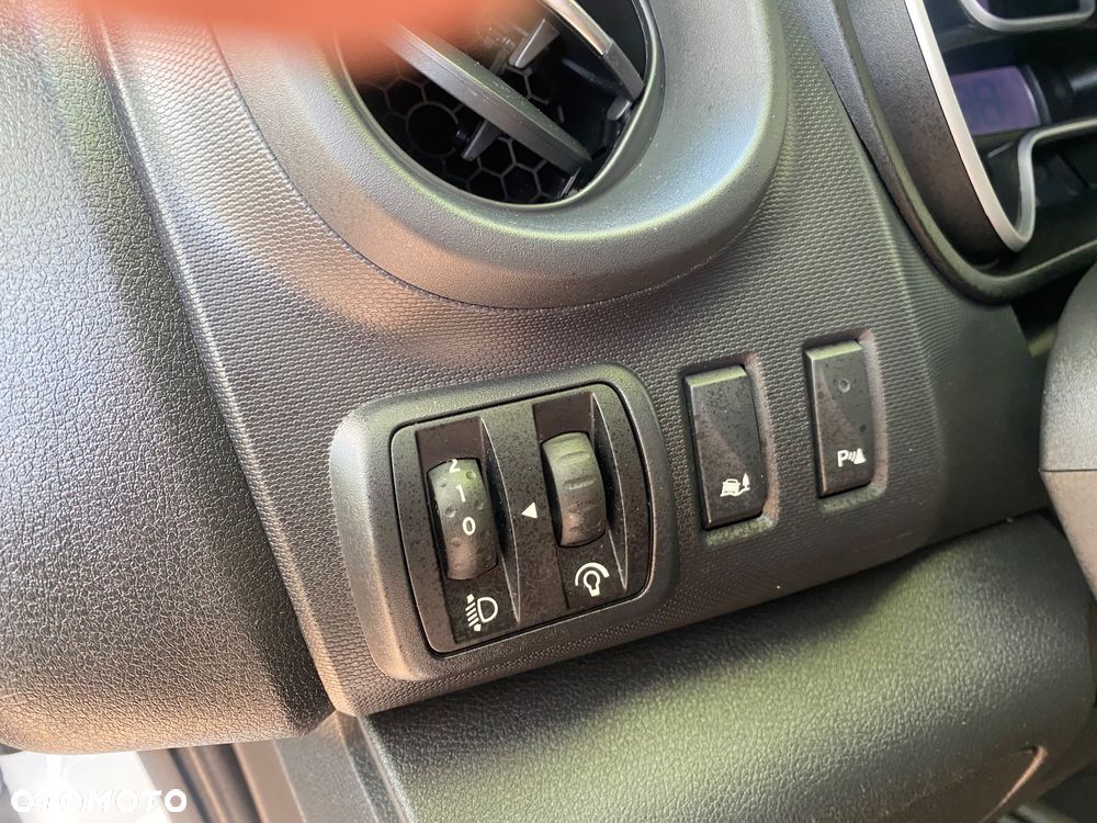 Renault Trafic - 11
